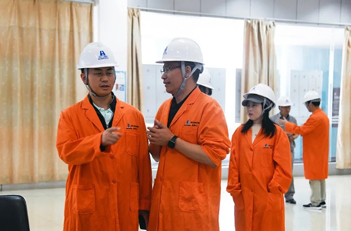 云南省工业和信息化厅节约能源处处长储从江一行赴前锋化工发展监督查抄