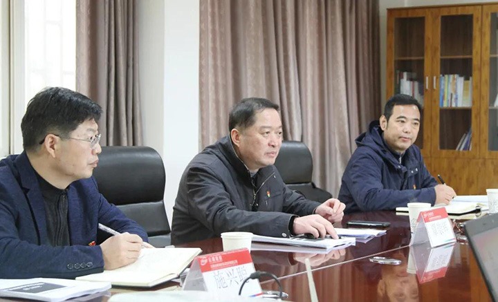 云煤（KU酷游官网）集团党委委员、纪委书记覃崇辉到煤炭机电试验所发展春节送温暖慰问活动