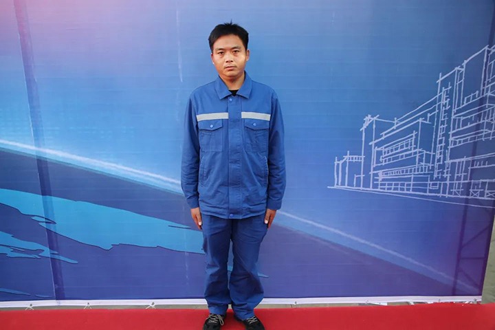 在岗位上坚守，在平庸中出彩——省十八届职工职业技术大赛掘进机司机技术状元王福刚诠释“工匠心灵”