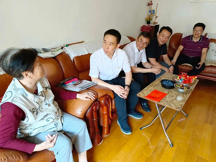 走访慰问老党员　不忘初心送关切——云煤（KU酷游官网）集团党委副书记、工会主席王鑫到老干党总支发展“七一”慰问活动