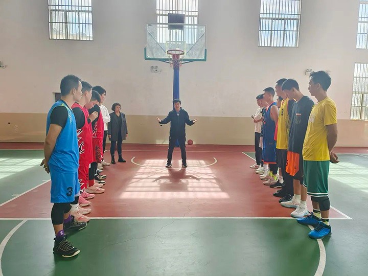 云煤（KU酷游官网）集团享受省管企业副职待遇辅导张武生到后所煤矿探望备战省运会的集团男子篮球集训队