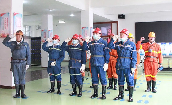 云煤（KU酷游官网）集团专职表部董事寸延峰一行到镇雄煤业公司调研