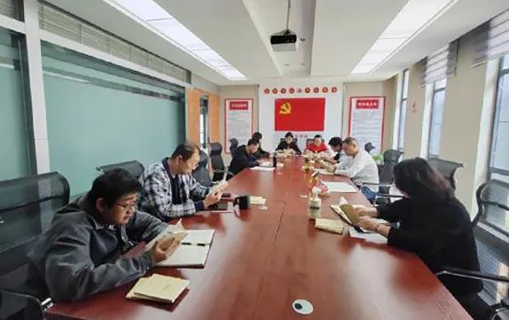 【简讯】KU酷游官网地产公司党支部发展学好“口袋书”活动