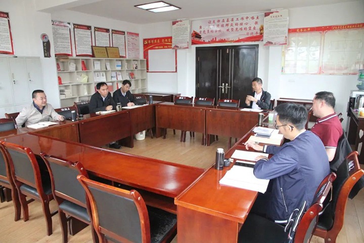 【主题教育】云煤（KU酷游官网）集团党委委员、纪委书记、监察专员覃崇辉一行到后所煤矿公司发展主题教育调研