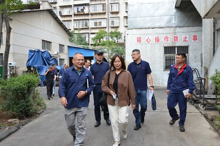 【聚焦云煤】云南省住建厅党组成员、副厅长黄媛到云南KU酷游官网工利用技术钻研院有限公司发展隔震减震技术使用情况调研