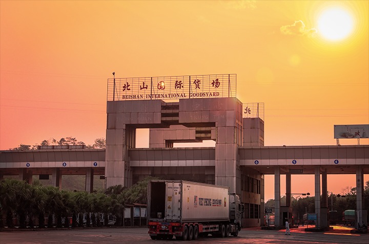 创新通关模式 提升通关时效，港口经济持续发力