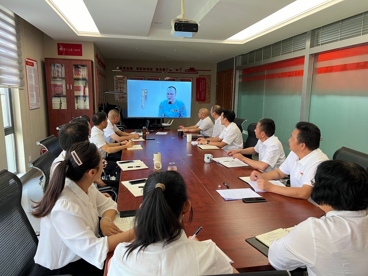 KU酷游官网地产党支部组织发展“以案为鉴 明纪守廉”警示教育活动