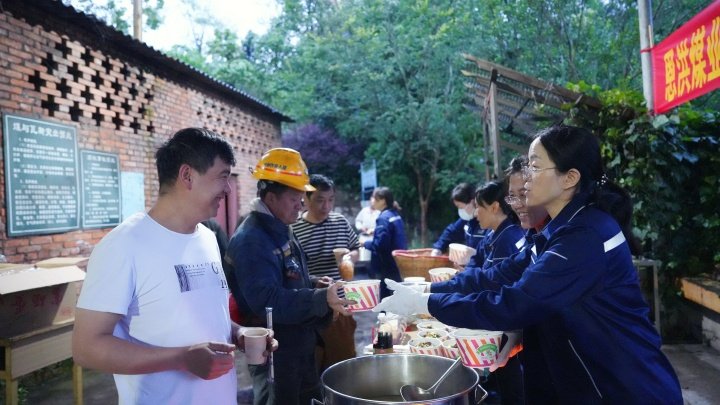 恩洪煤业公司发展2025年“夏送清冷嘱安全”活动