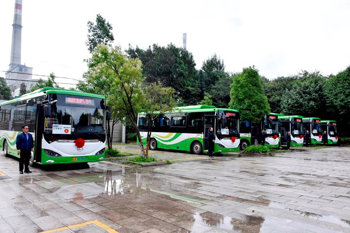 鼎新为了谁？暖苦衷里见新生 